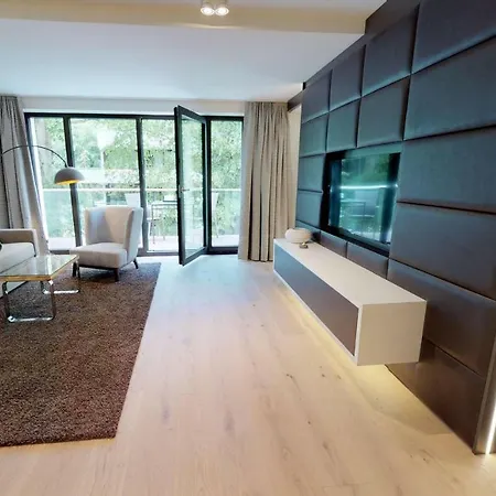 White Pearl 2.11 تيميندورفير ستراند